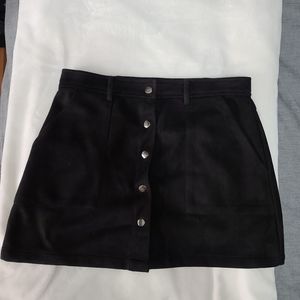 2/25$ 🛍 Black Velvet F21 Skirt